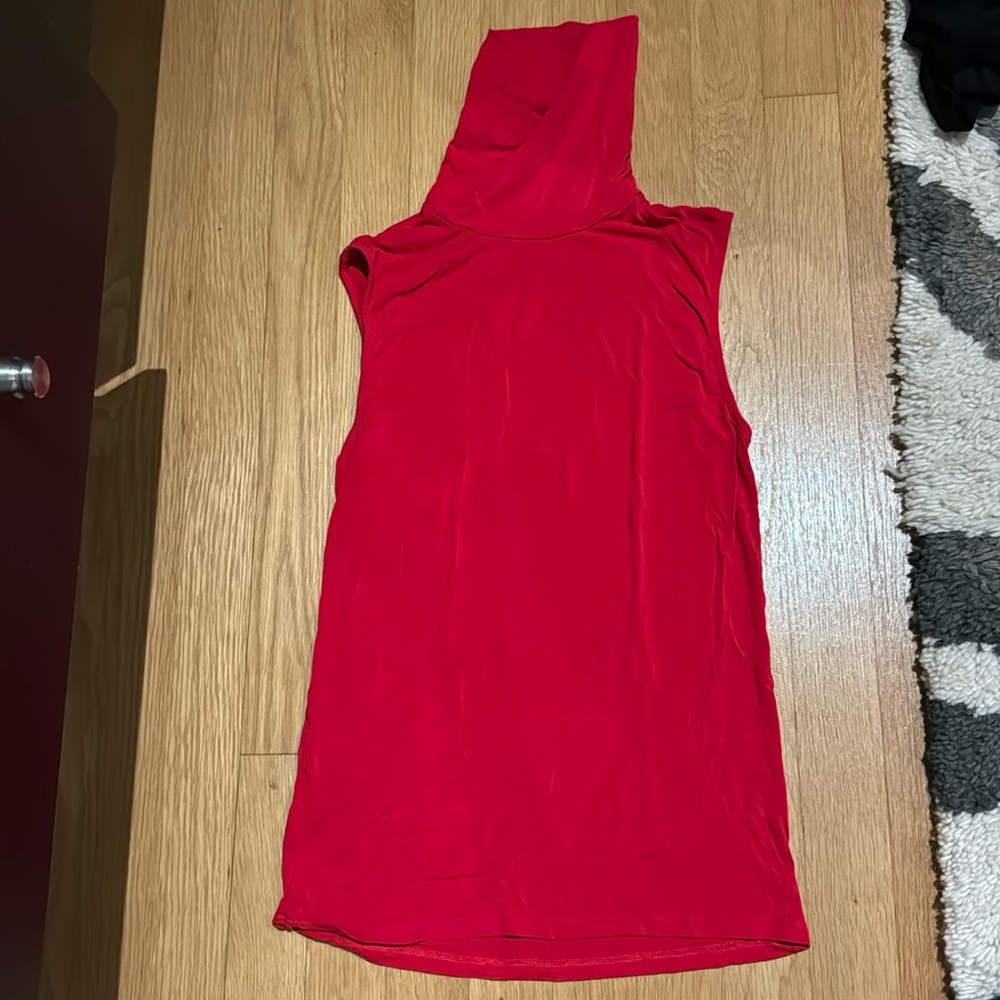 Majestic Filatures red soft touch sleeveless turtleneck sz 2